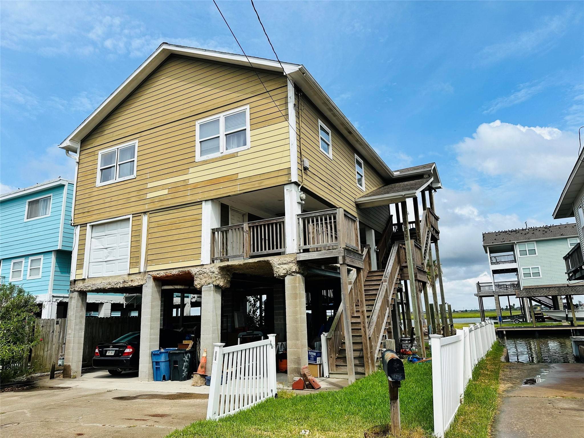 Hitchcock, TX 77563,119 Bayou Vista DR