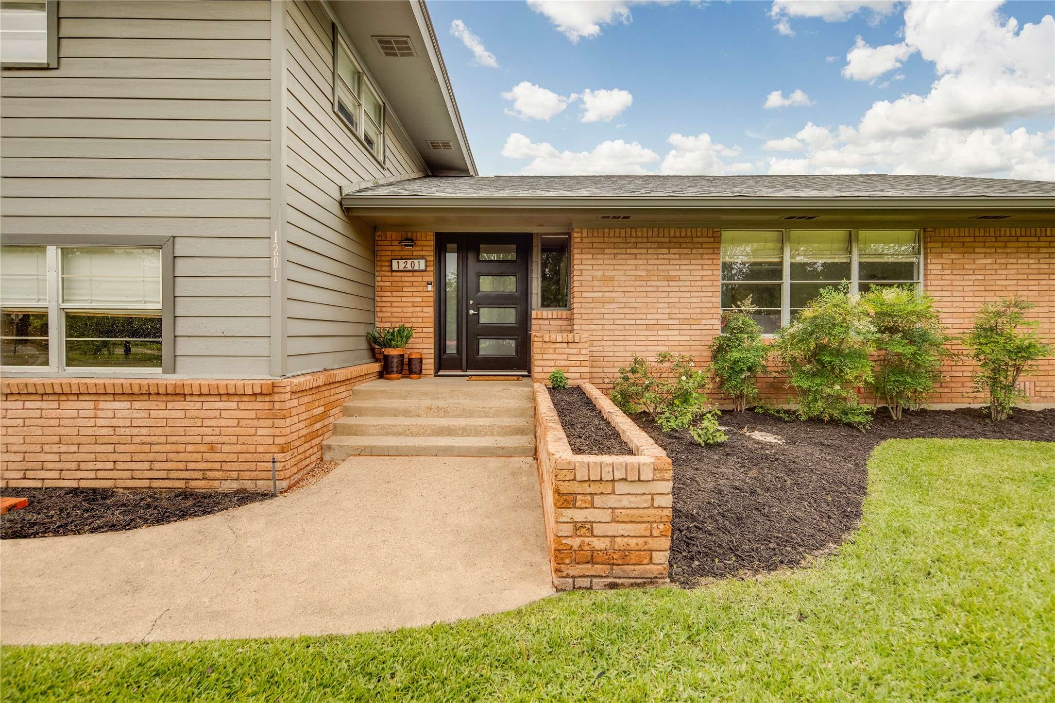 College Station, TX 77840,1201 Winding RD