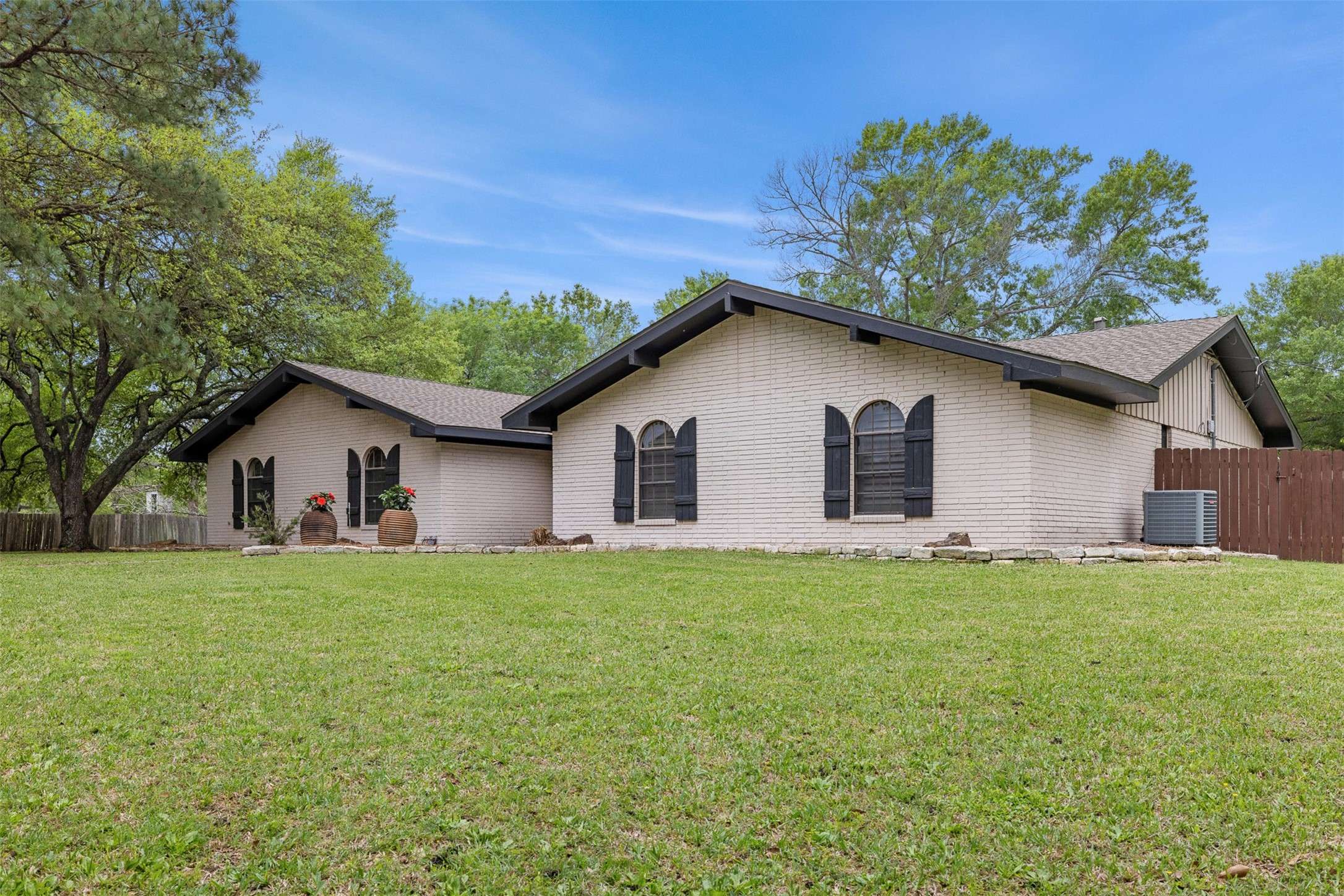 Brenham, TX 77833,3107 Live Oak DR