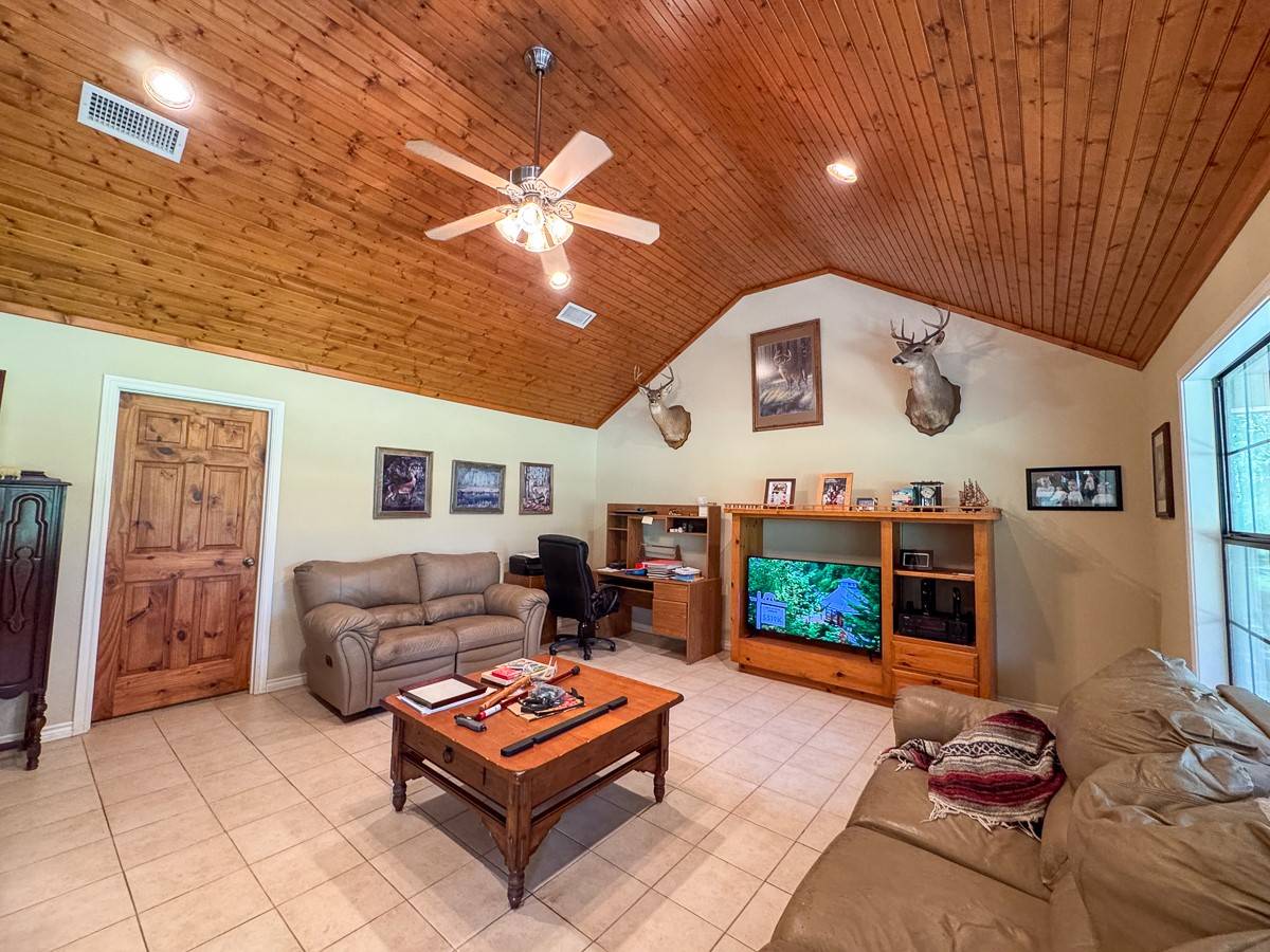 Huntsville, TX 77320,37 Archie Road