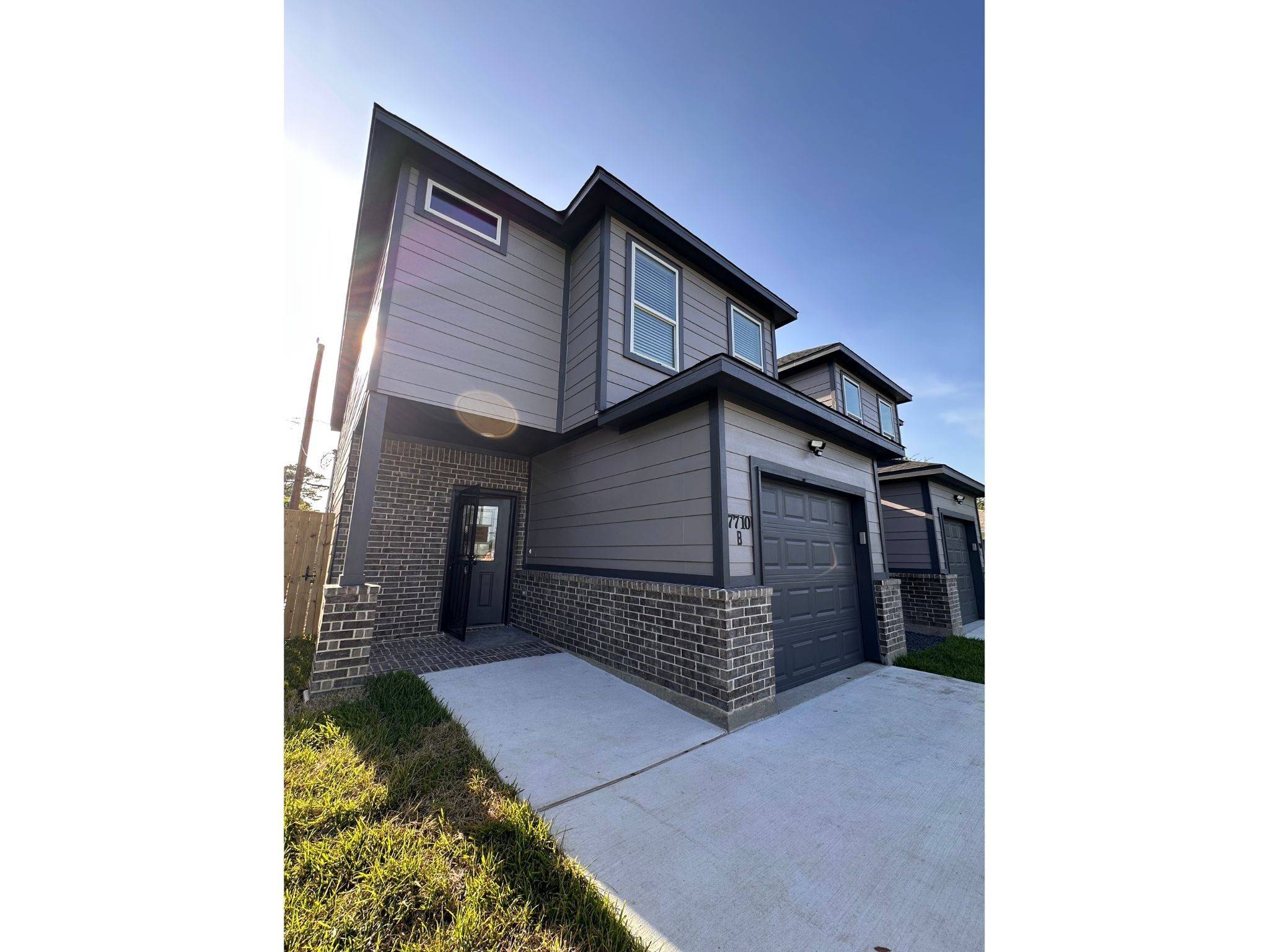 Houston, TX 77033,7710 Darnay DR #B