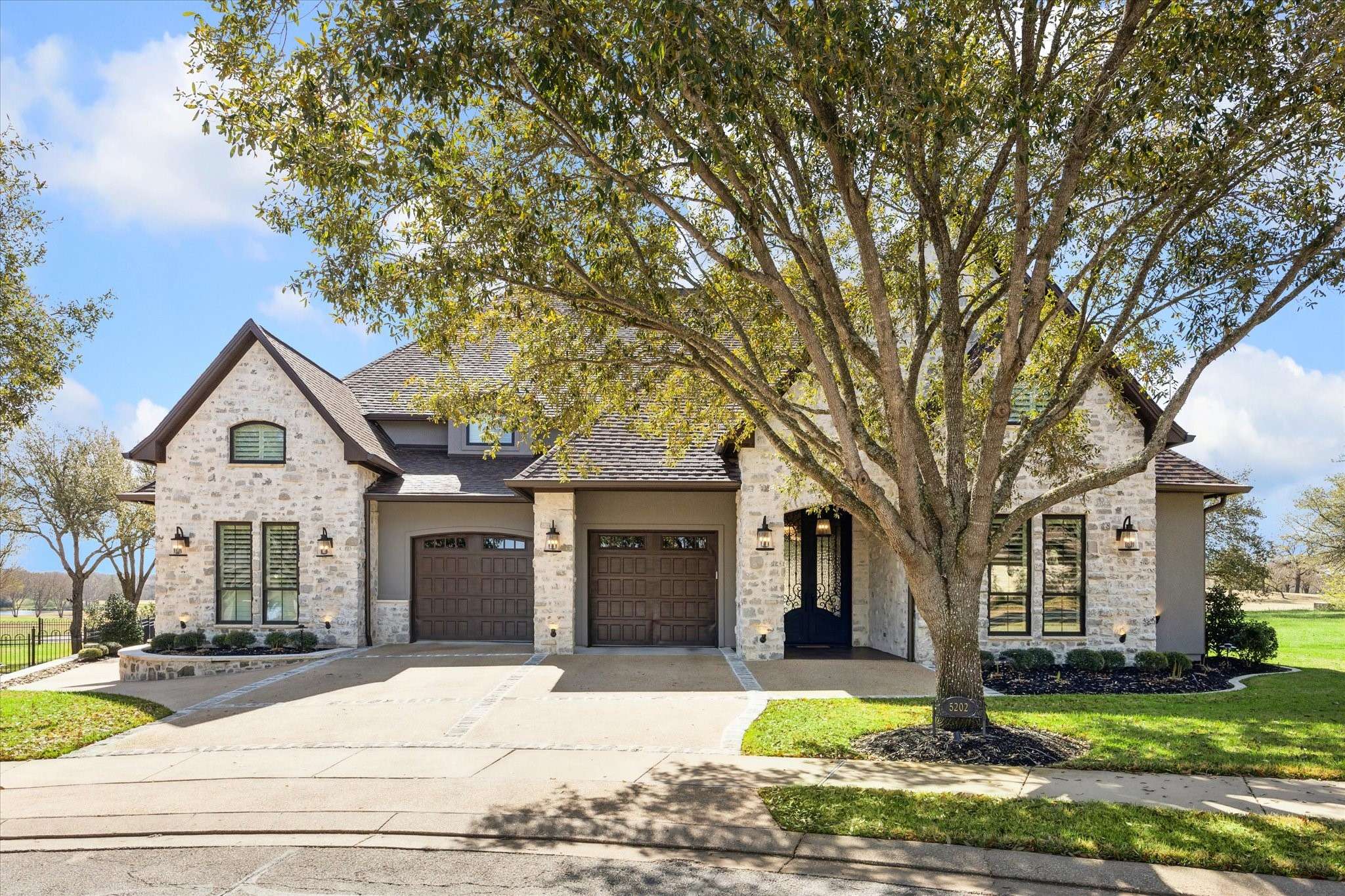 Bryan, TX 77802,5202 Bourrone