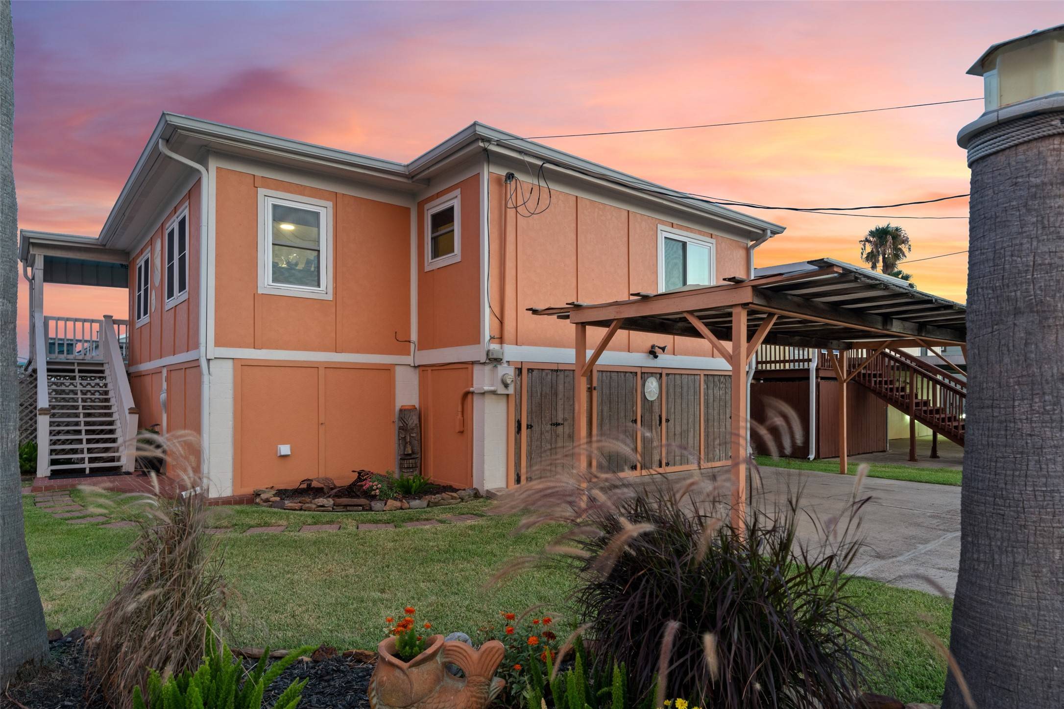 Hitchcock, TX 77563,12 Highland DR