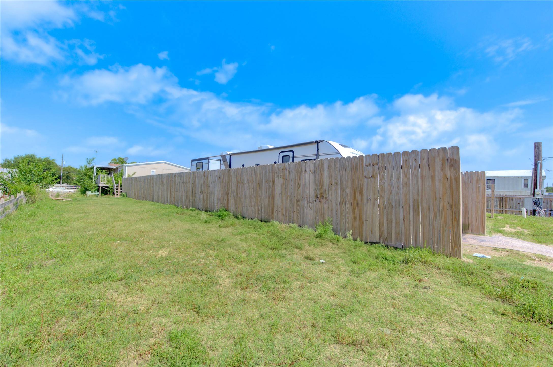 Dickinson, TX 77539,936 13th ST