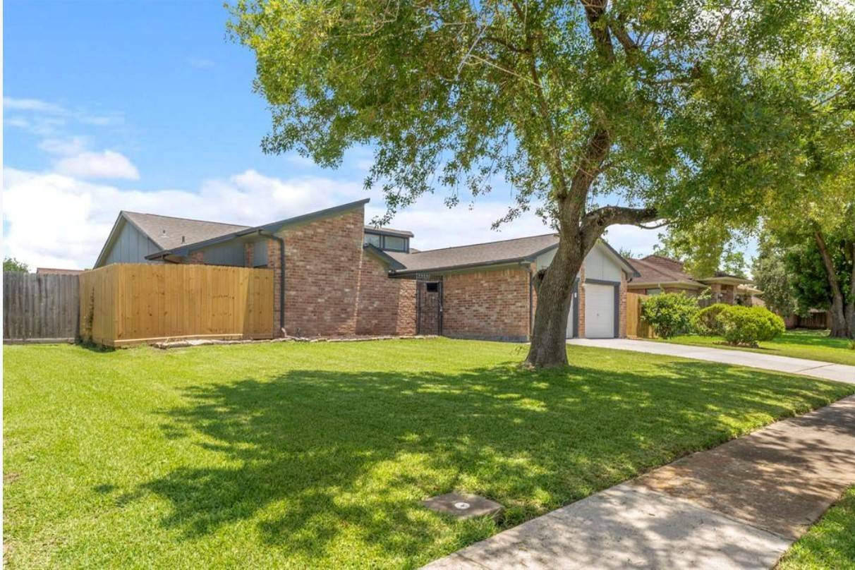 Houston, TX 77072,7315 Windvine DR