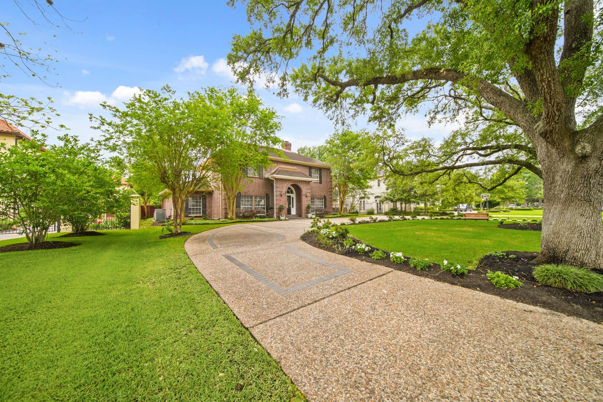 Bellaire, TX 77401,5411 Pine ST