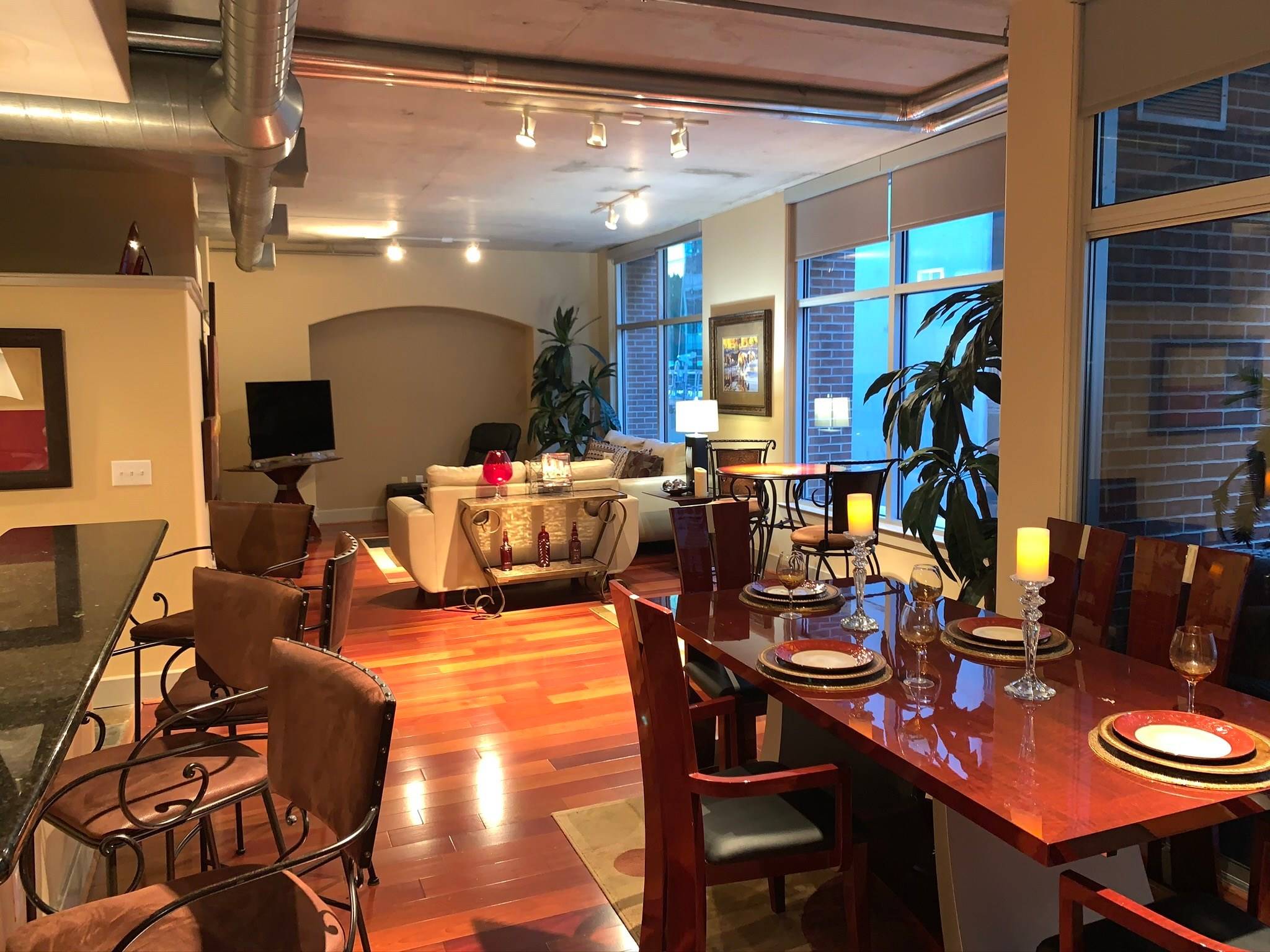 Houston, TX 77056,1901 Post Oak #302