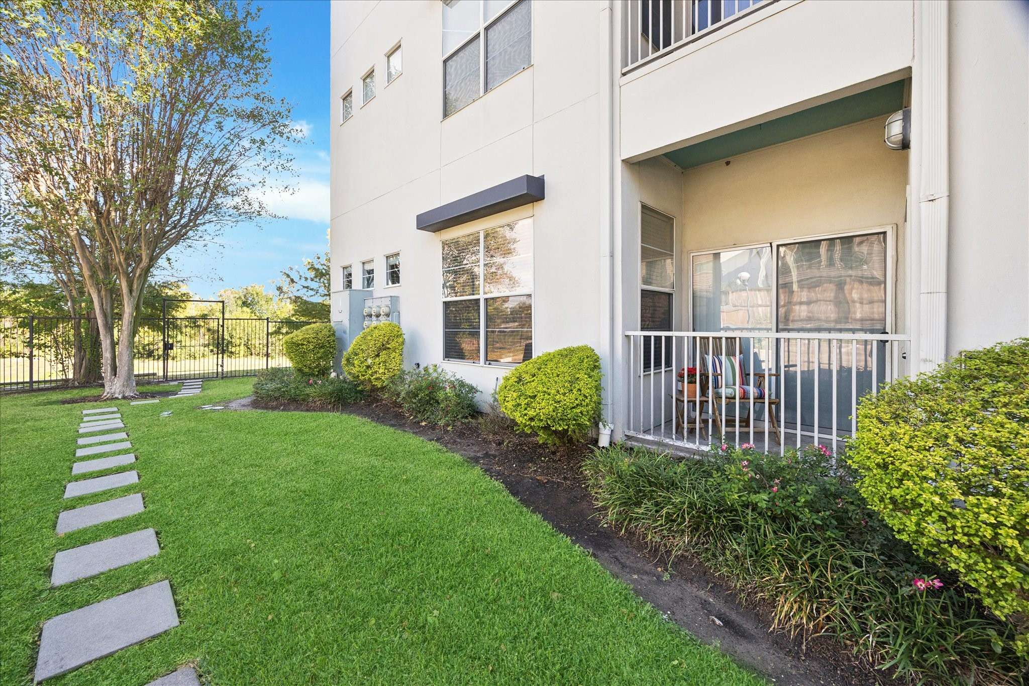 Houston, TX 77007,1441 East ST #101