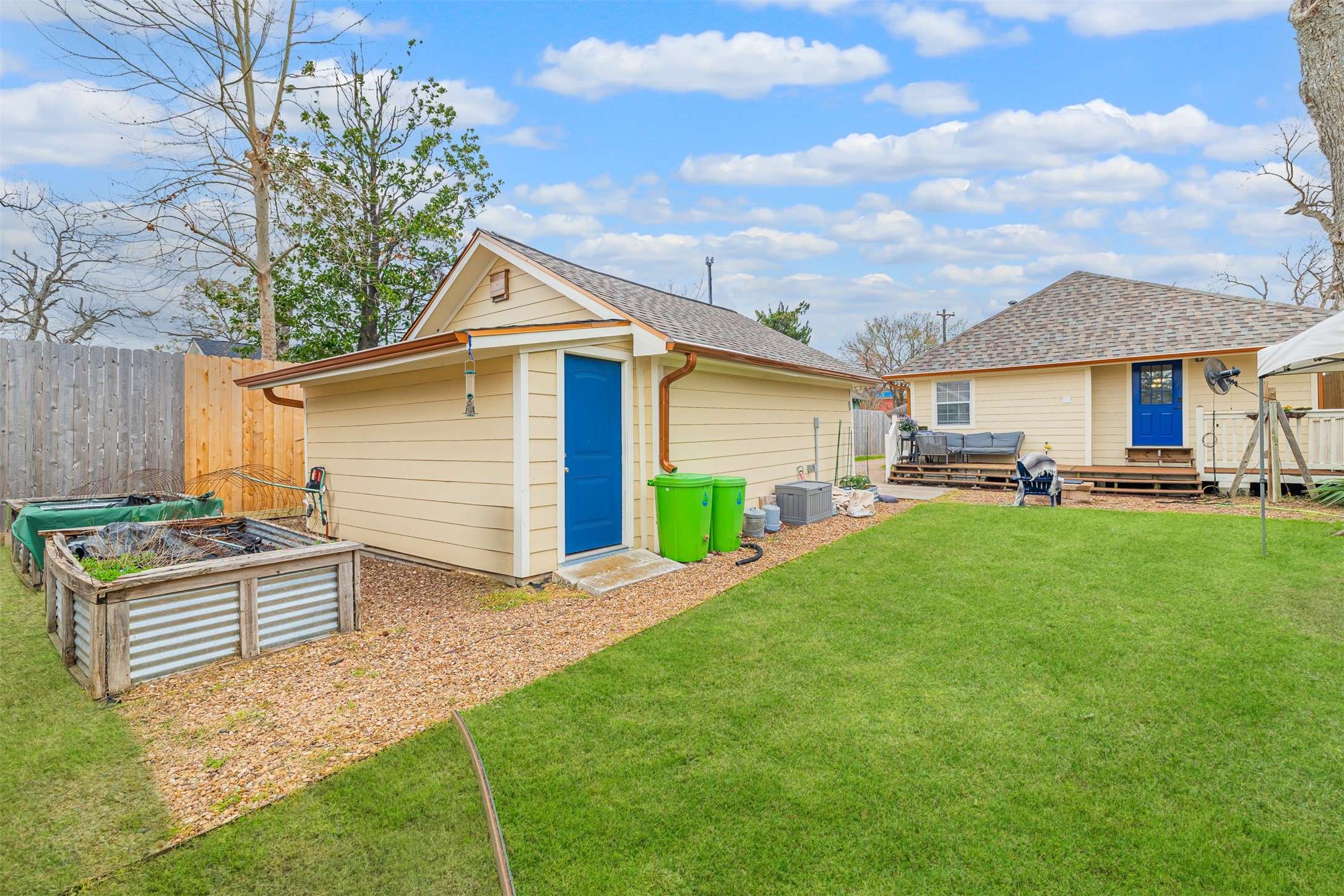 Houston, TX 77009,713 Mcintosh ST