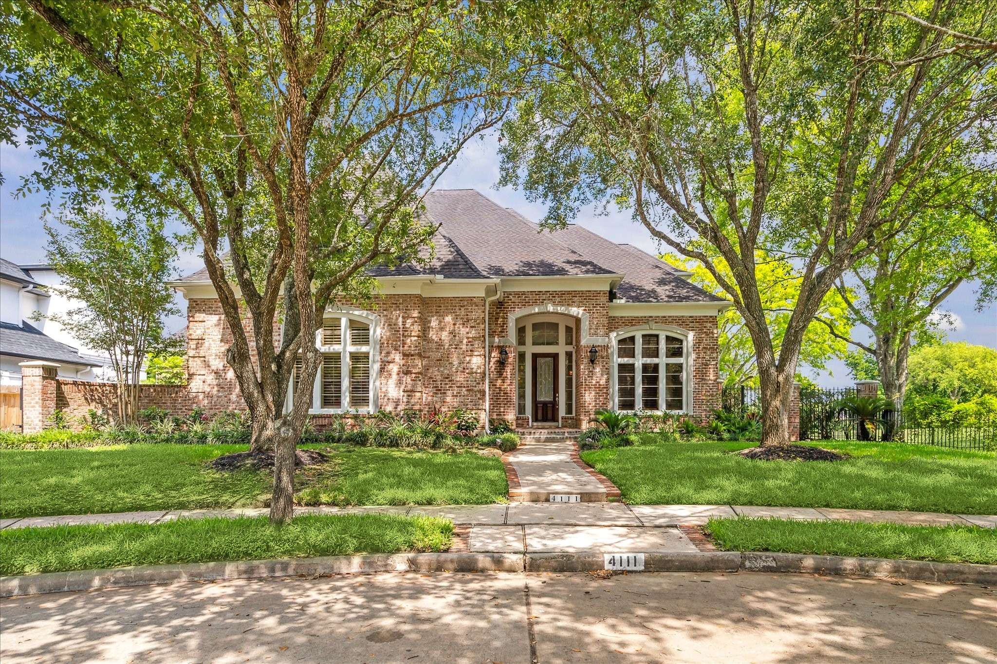 Sugar Land, TX 77479,4111 Thistle Hill CT