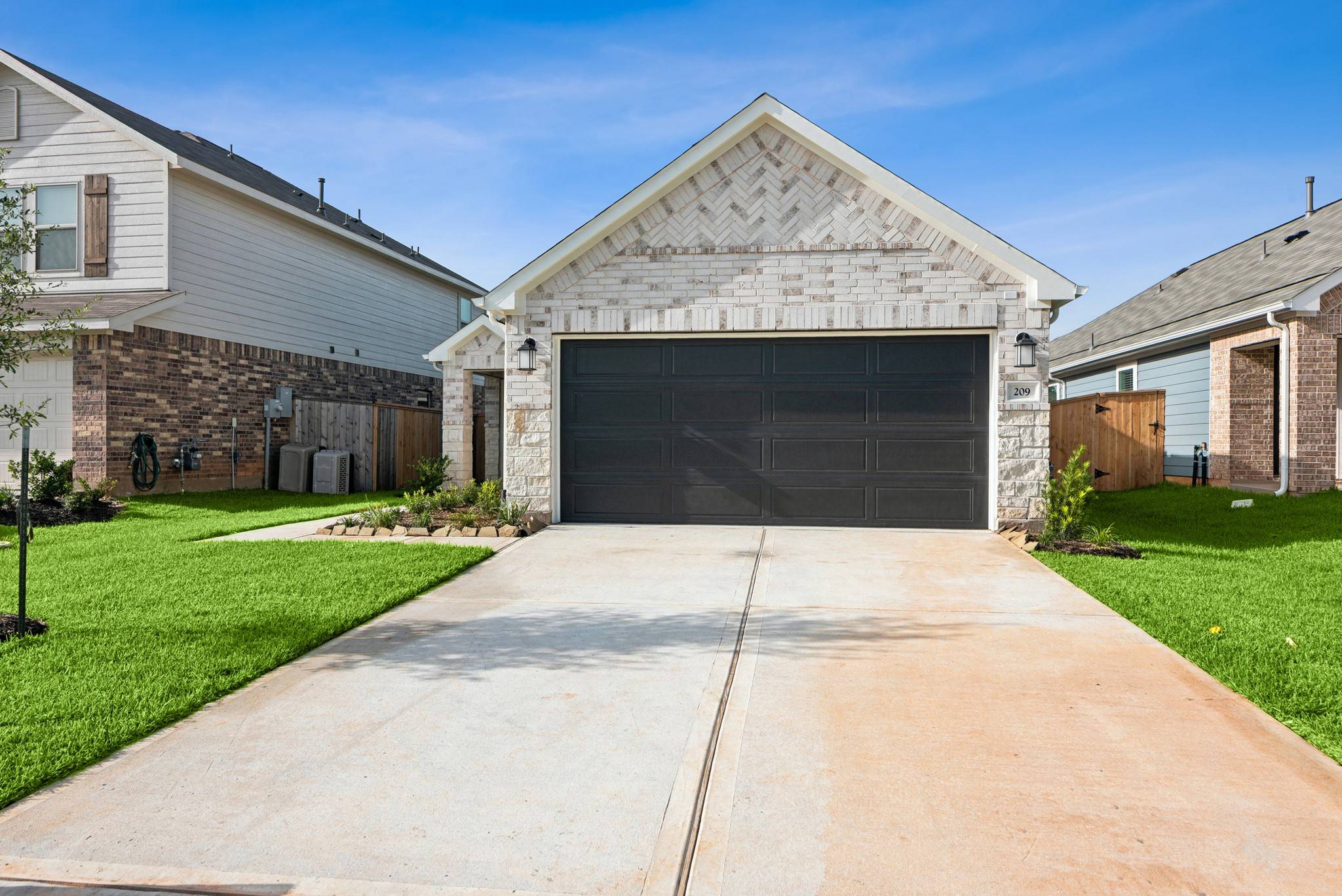 Willis, TX 77378,209 Crystal Bay LN
