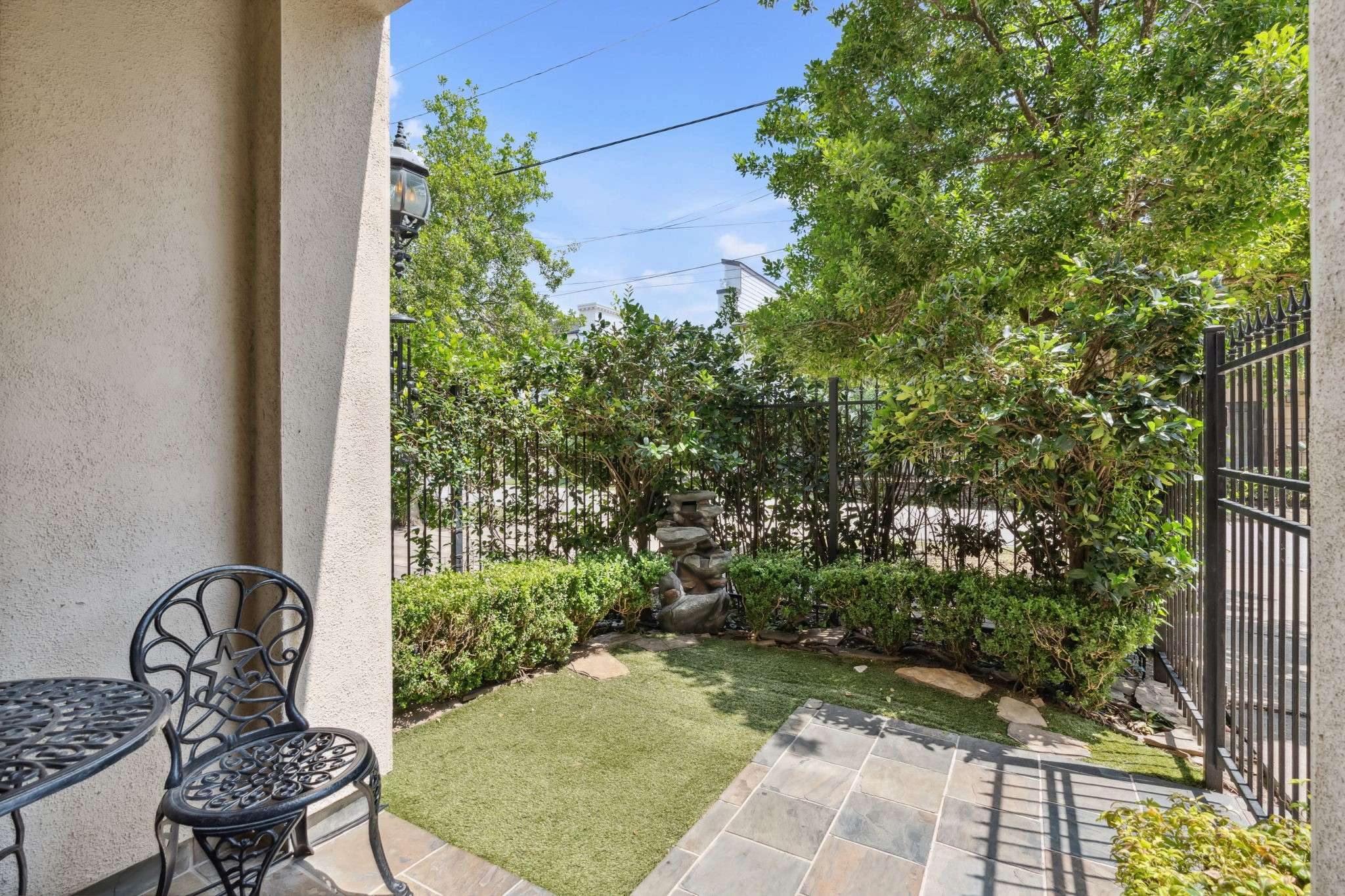 Houston, TX 77007,5706 Blossom ST