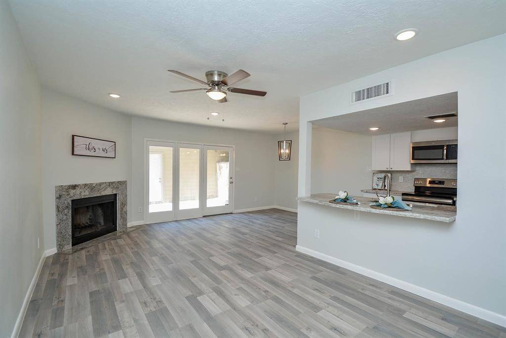 Houston, TX 77024,978 Memorial Village DR #49