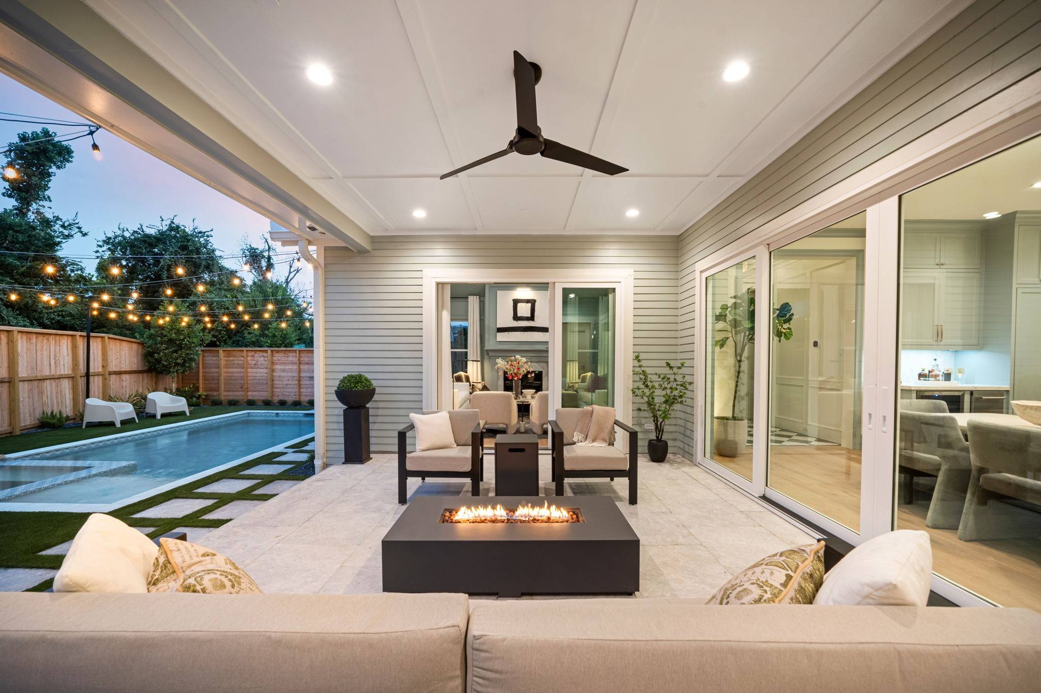 Houston, TX 77007,717 E 5th 1/2 ST