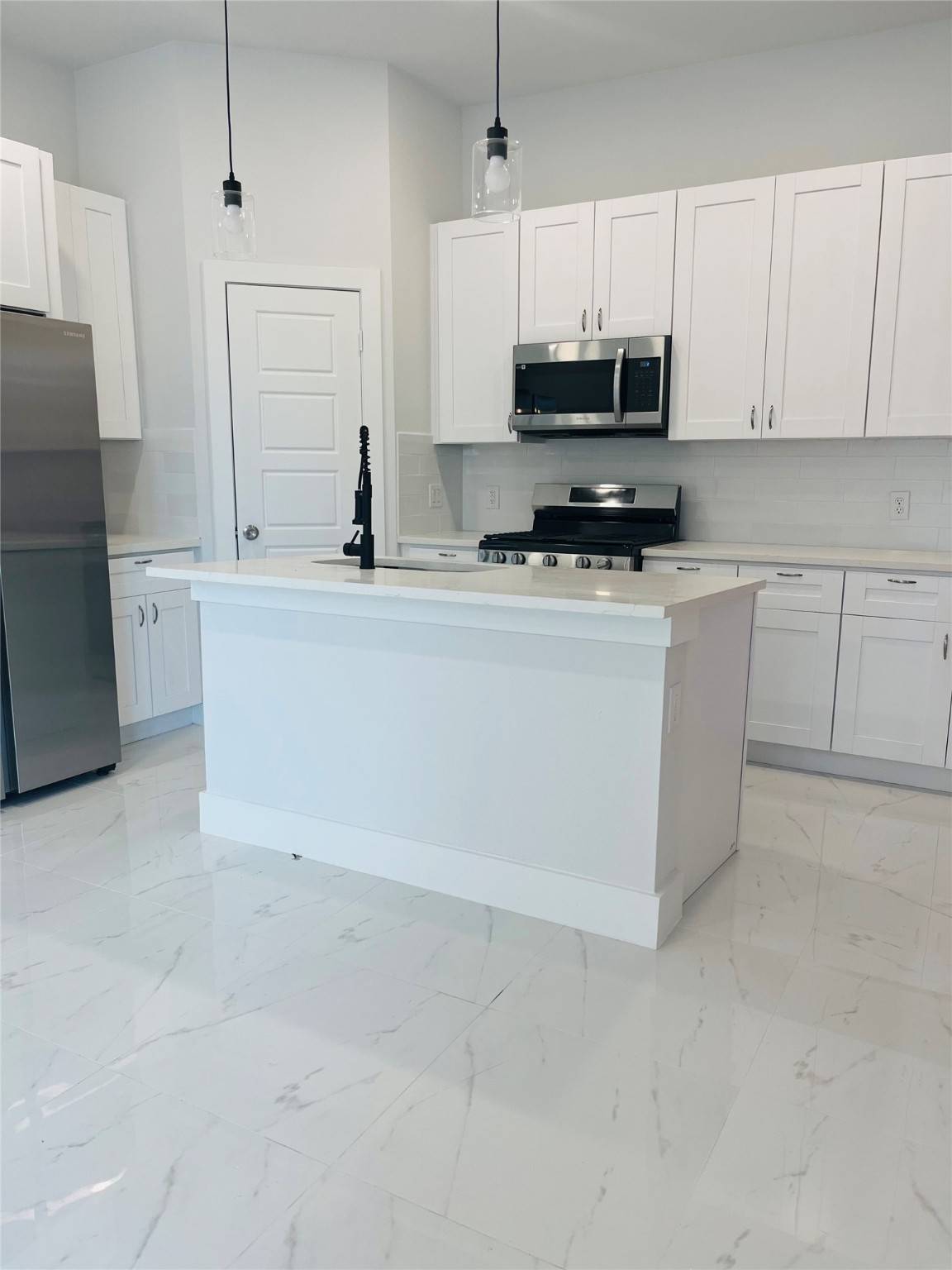 Houston, TX 77028,7002 S Hall ST