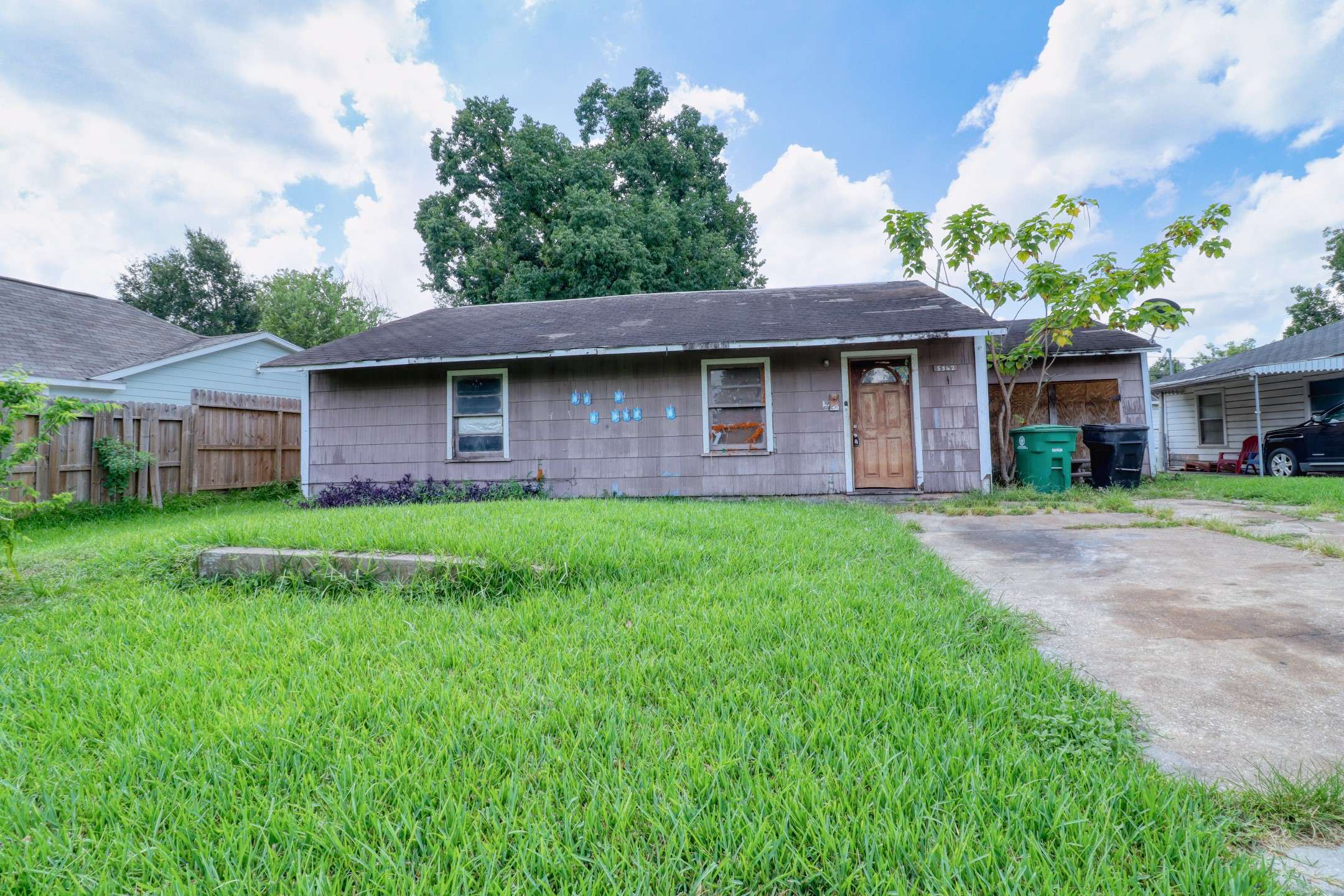 Houston, TX 77033,5942 Southridge ST