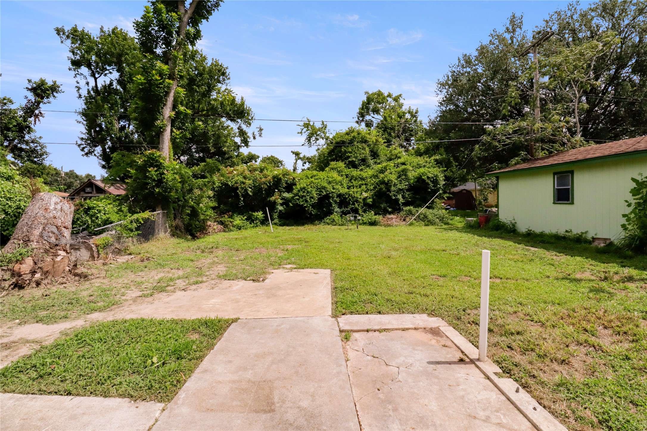 Angleton, TX 77515,604 W Peach ST