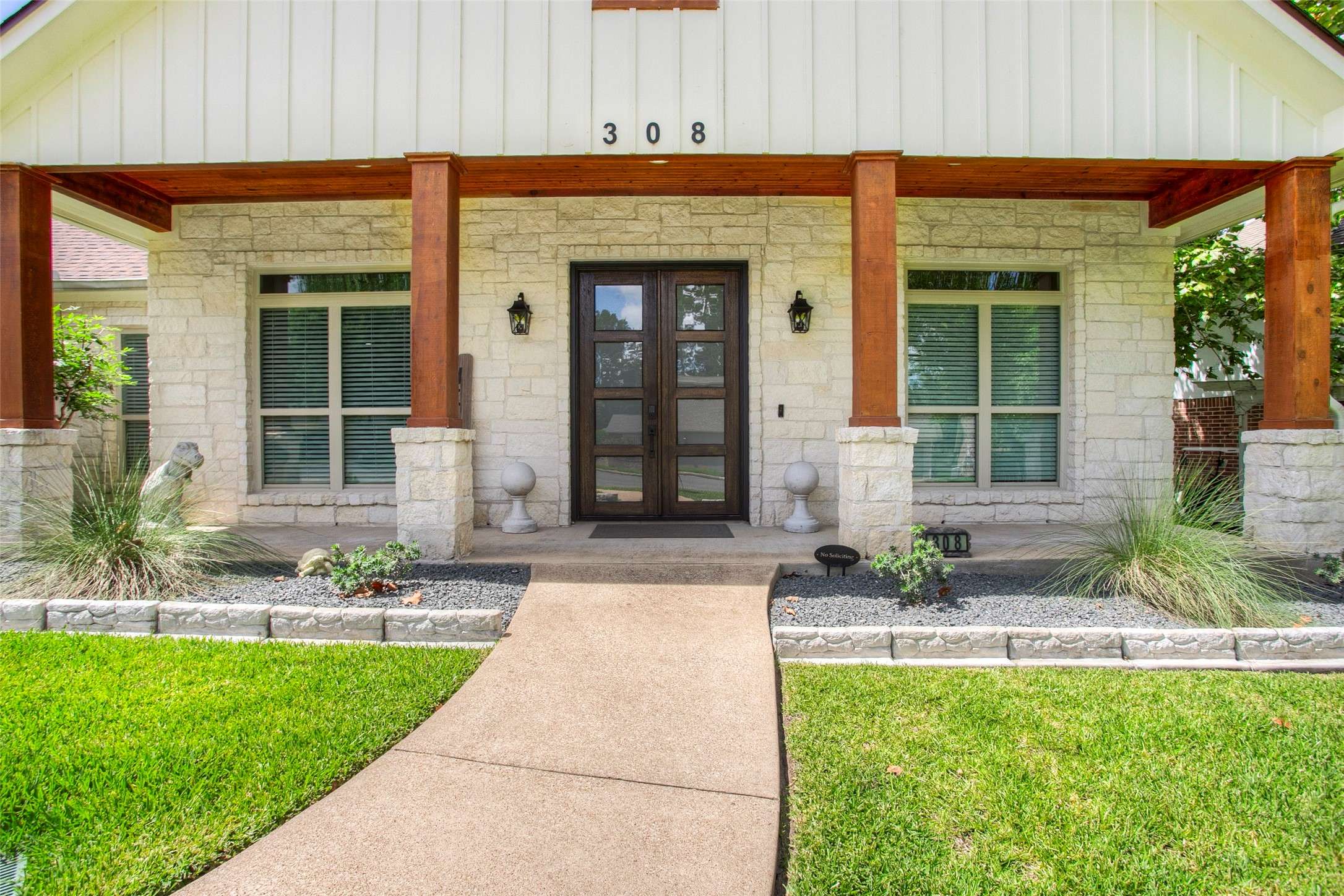 Huntsville, TX 77340,308 Brookhollow DR