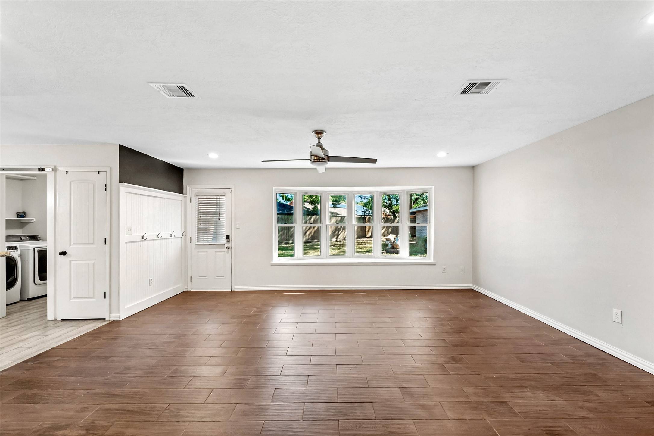 Houston, TX 77062,2018 Westlake RD