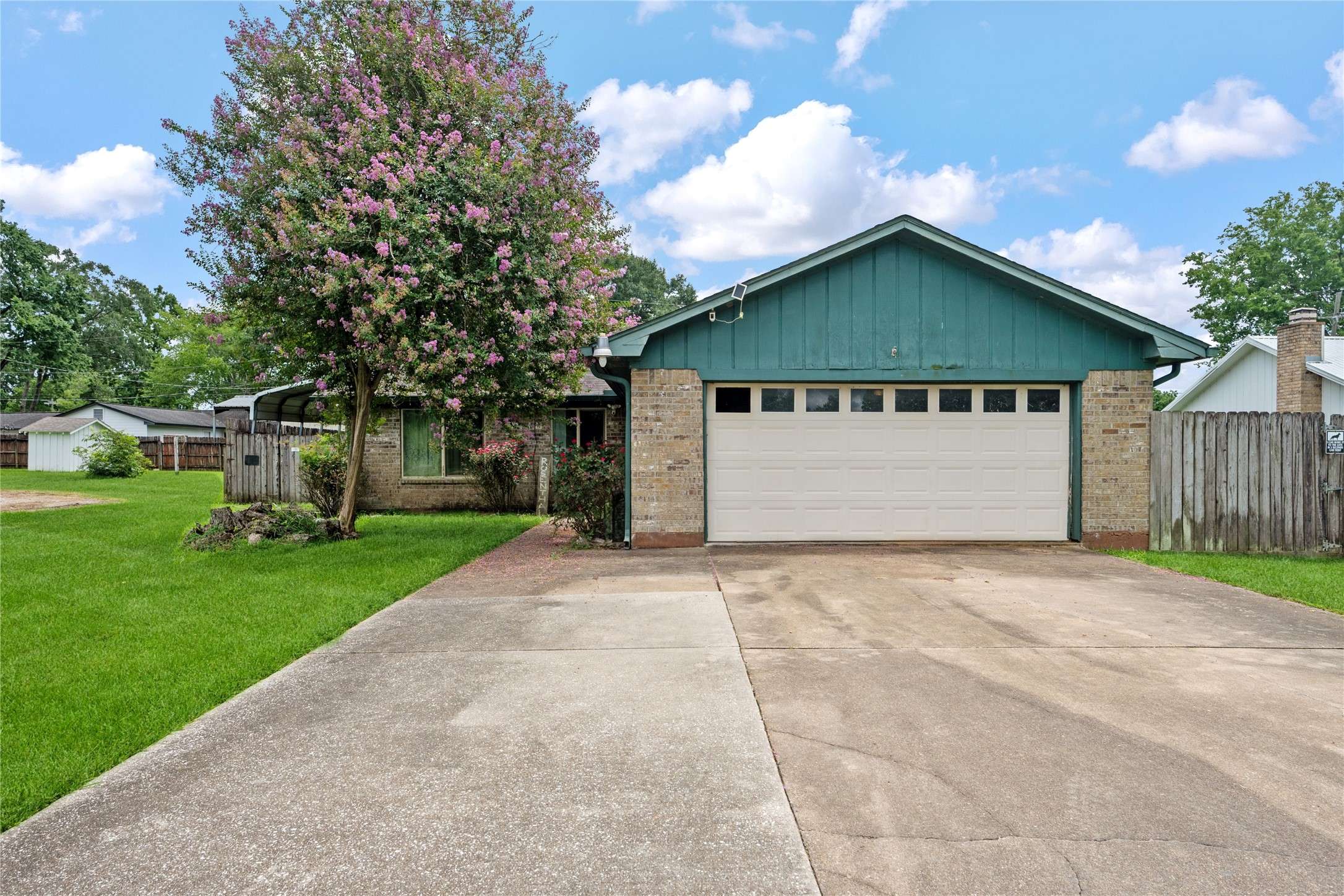 Liberty, TX 77575,318 Vera LN