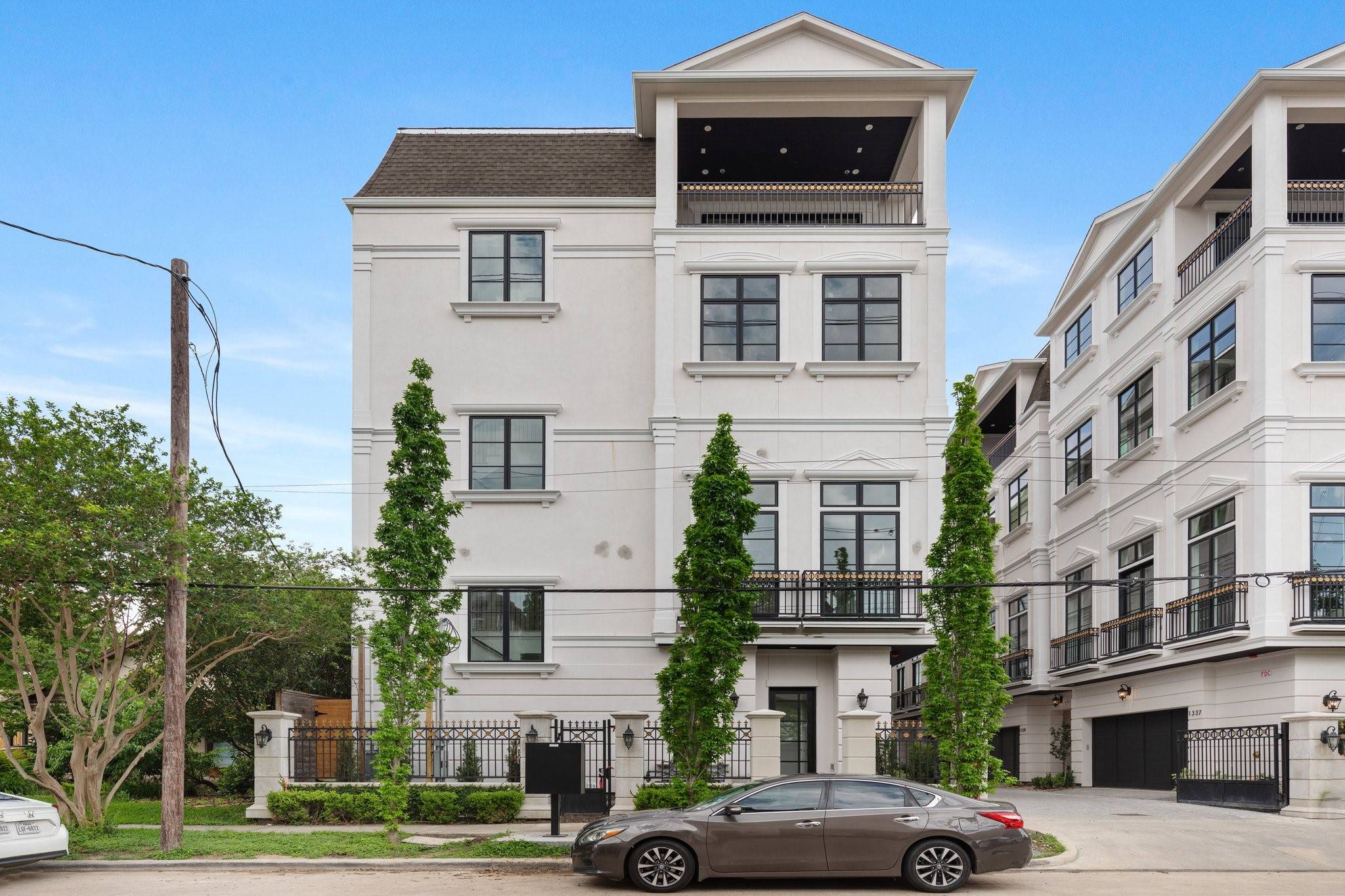 Houston, TX 77006,1323 Peden ST