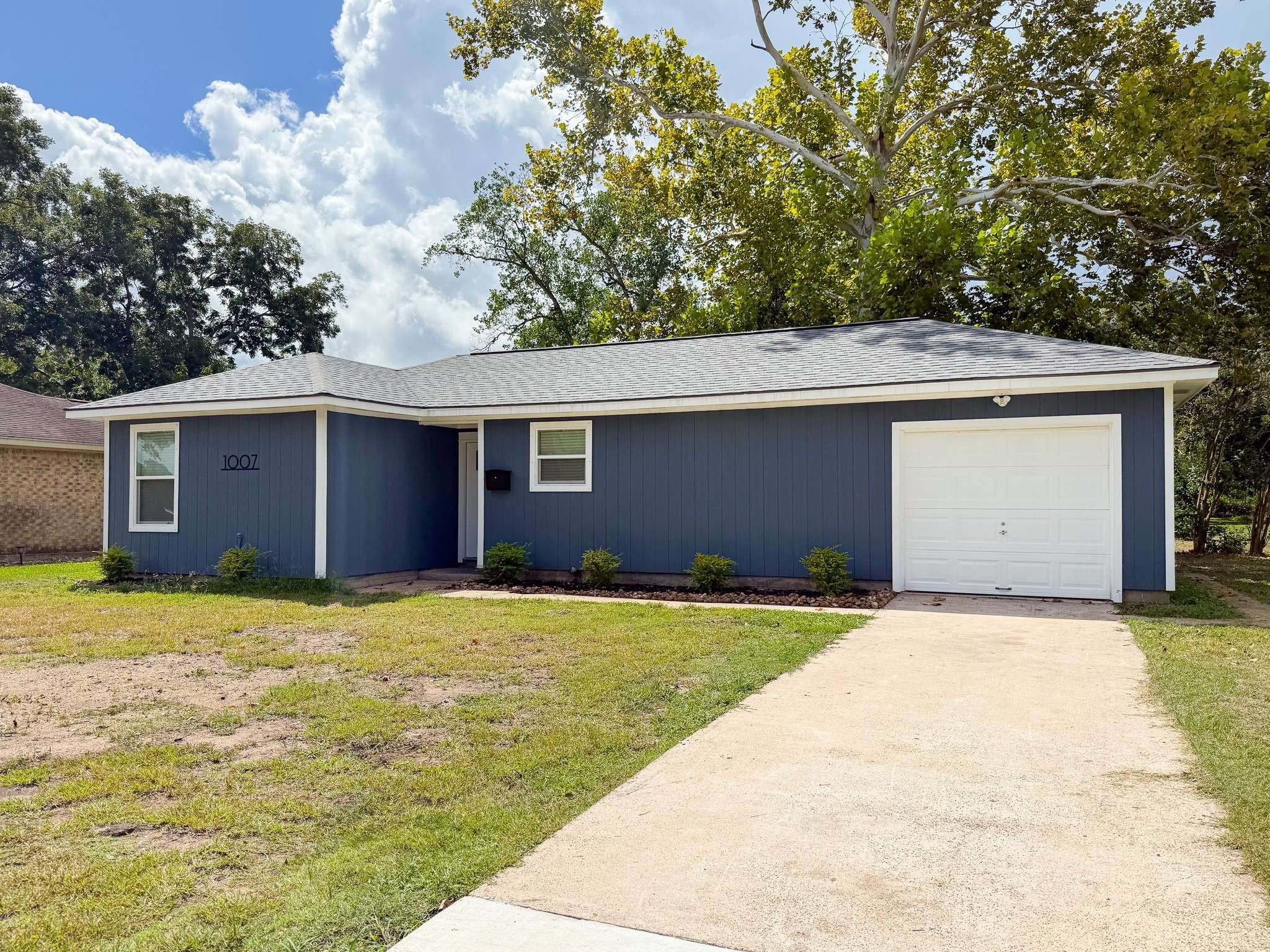 Sweeny, TX 77480,1007 Mac DR