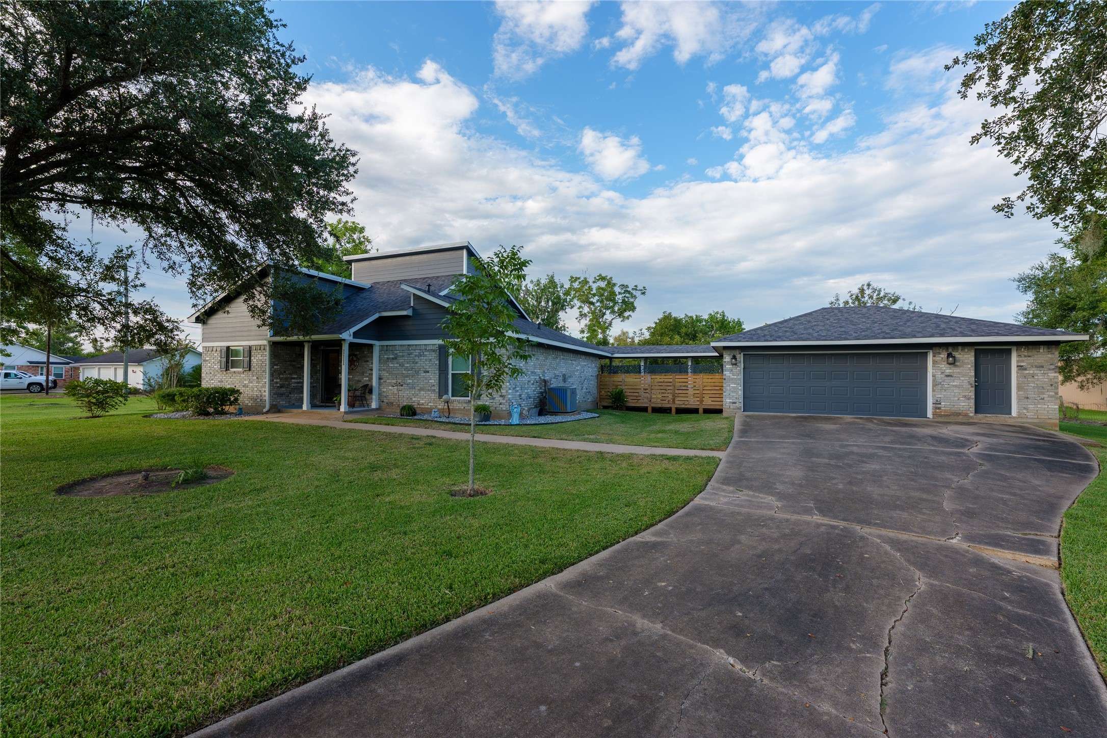 Lake Jackson, TX 77566,111 Otter TRL