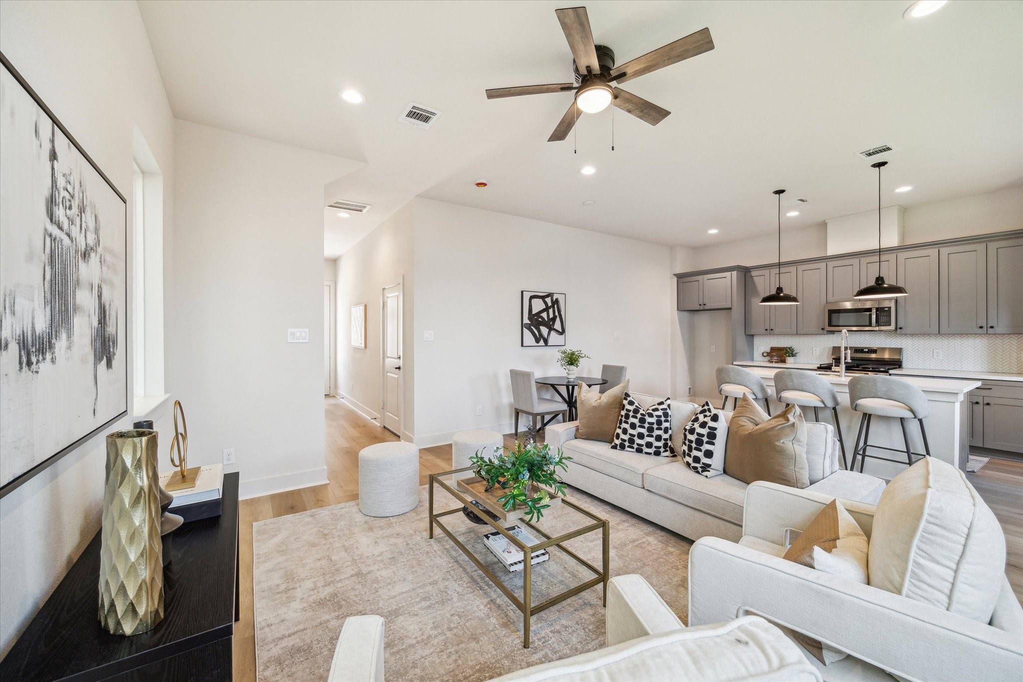 Houston, TX 77011,5256 Texas ST