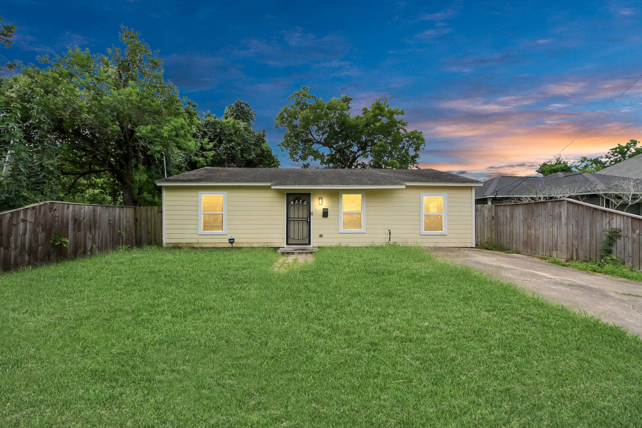 Houston, TX 77051,4522 Larkspur ST
