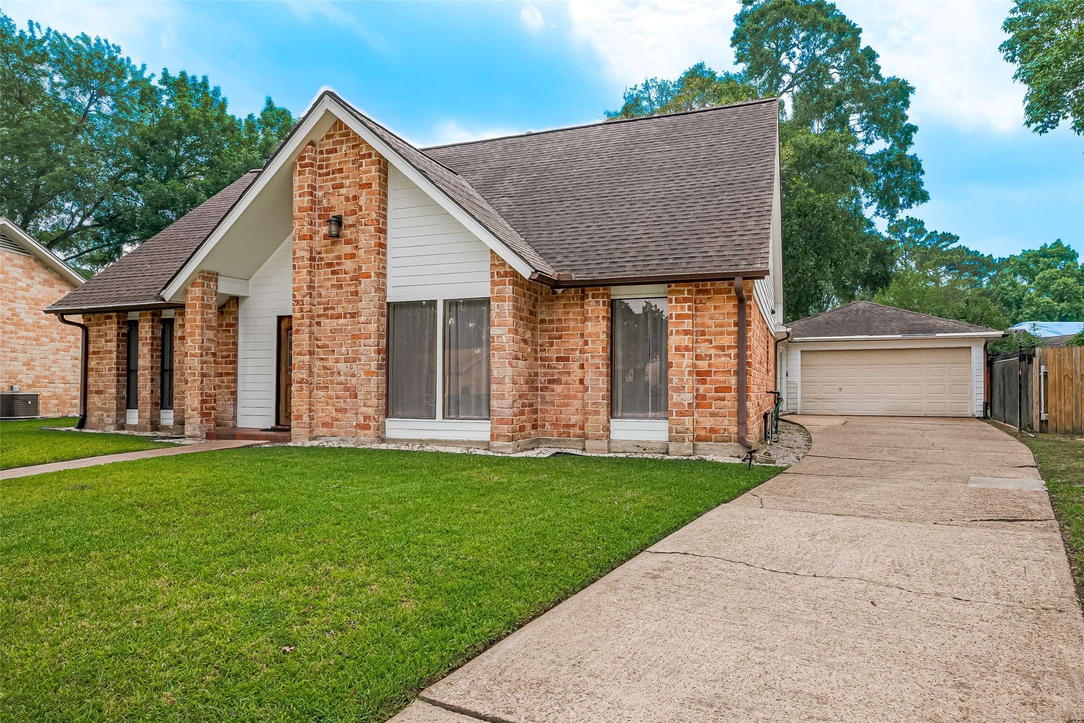 Houston, TX 77339,2906 Laurel Fork DR