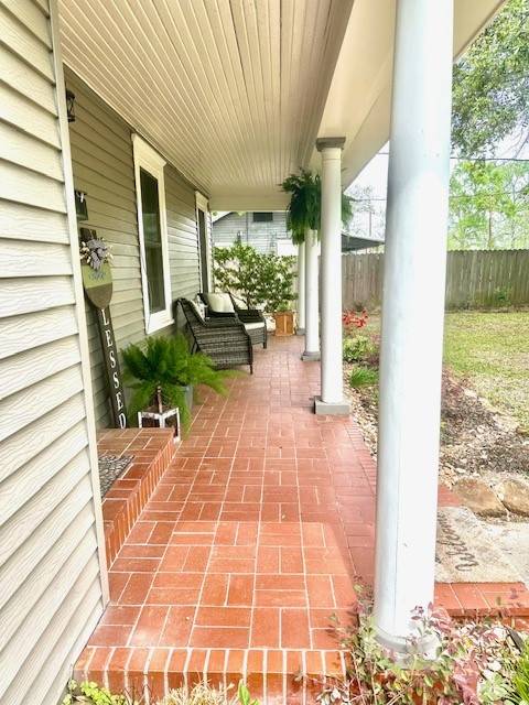 Cleveland, TX 77327,216 S William Barnett AVE