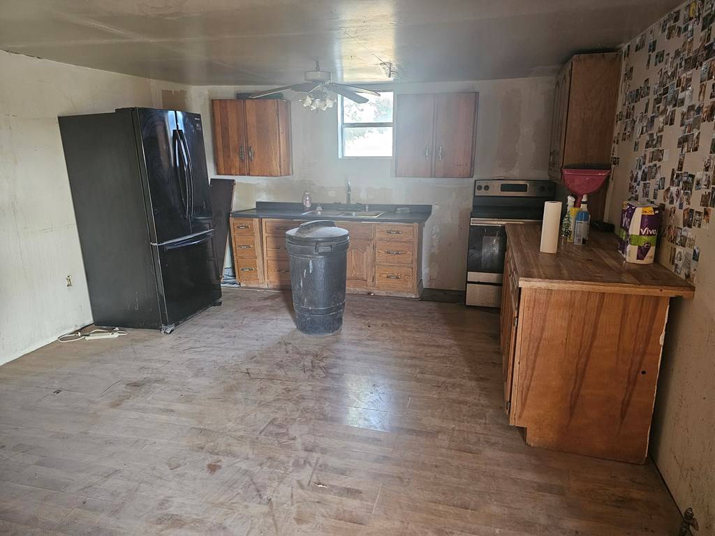 Mccamey, TX 79752,512 7th St