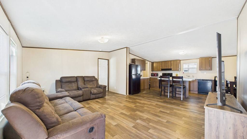 Monahans, TX 79756,208 Gary