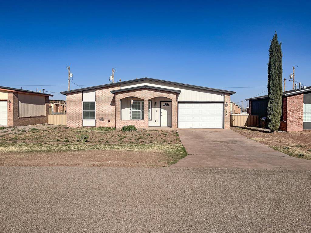 Van Horn, TX 79855,704 JF Kennedy Street