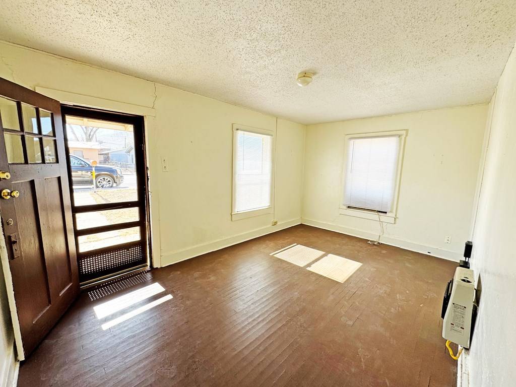Alpine, TX 79830,204 Garnet Ave