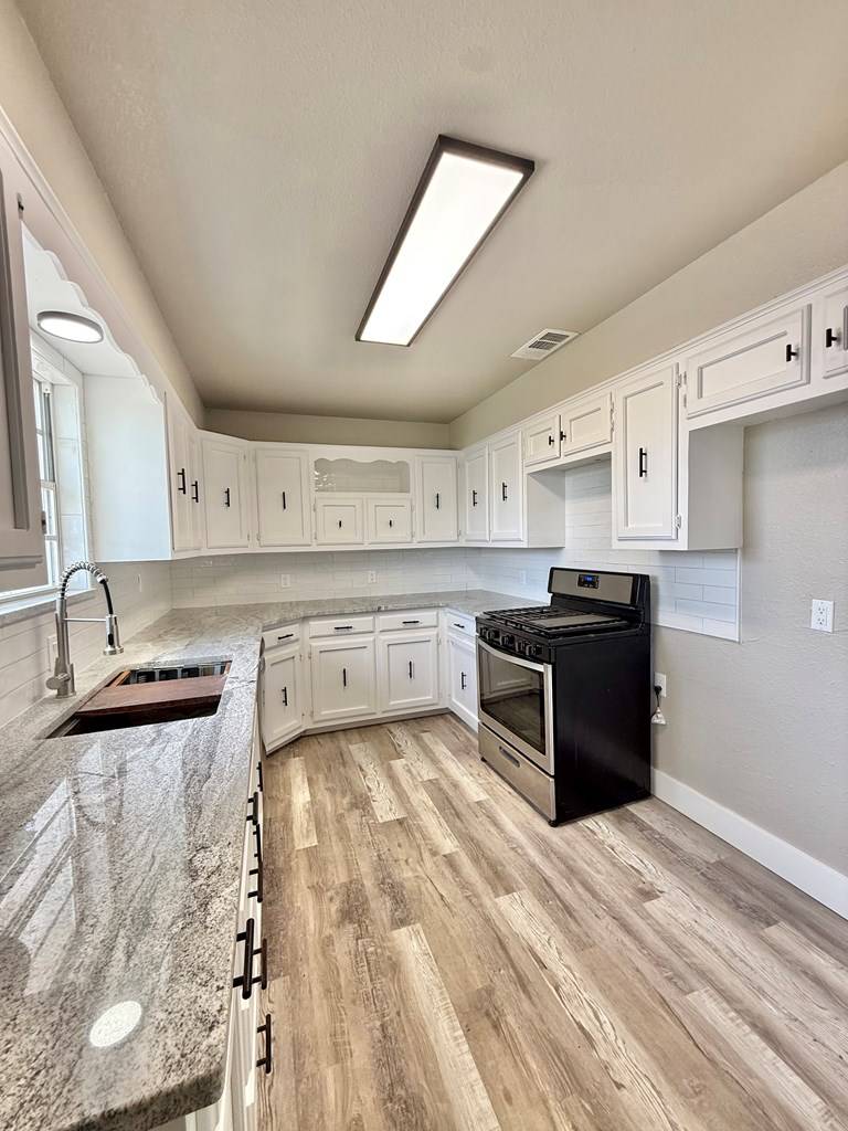 Odessa, TX 79762,2410 25th St