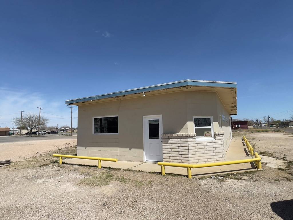 Monahans, TX 79756,300 Main