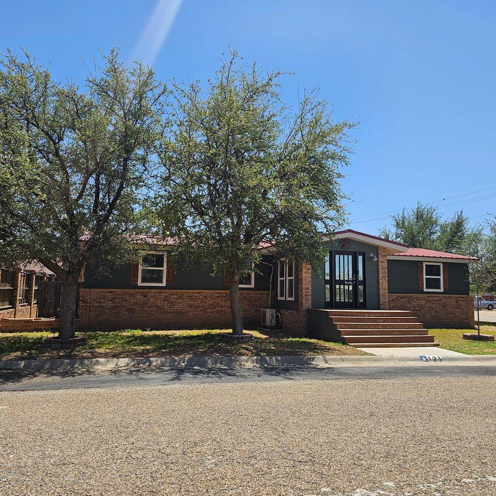 Mccamey, TX 79752,121 8th St