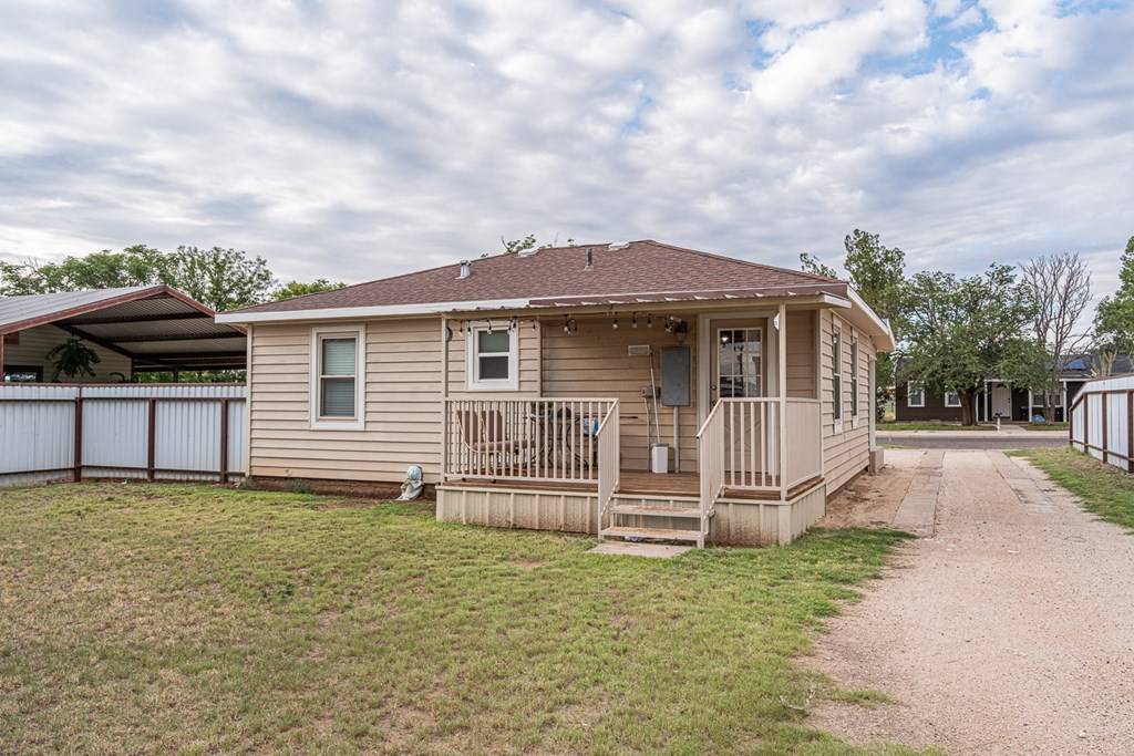 Seminole, TX 79360,806 Ave G