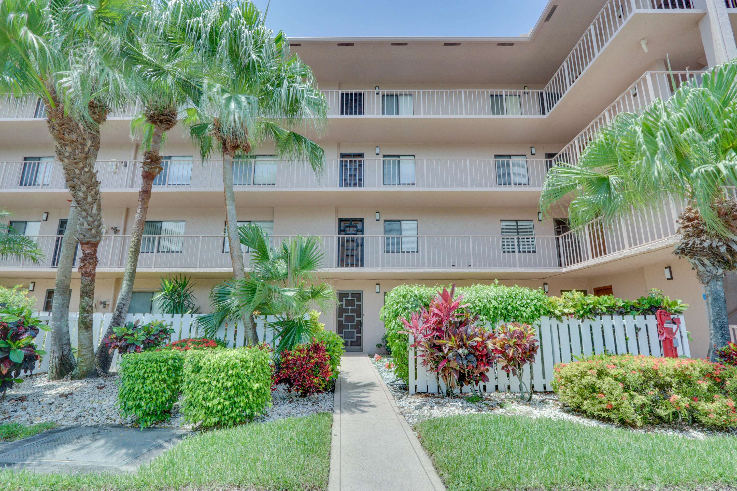 Delray Beach, FL 33446,7301 Amberly LN 109