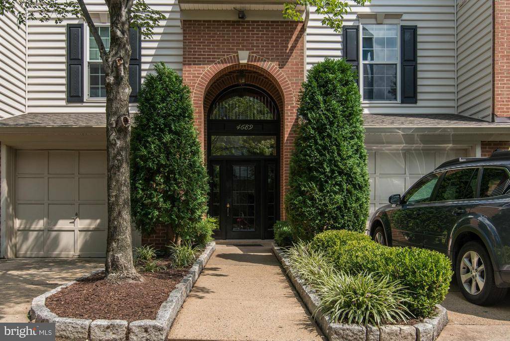 Alexandria, VA 22311,4689 LAWTON WAY #102