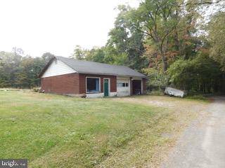 Mount Storm, WV 26739,446 SWEET PEA LANE