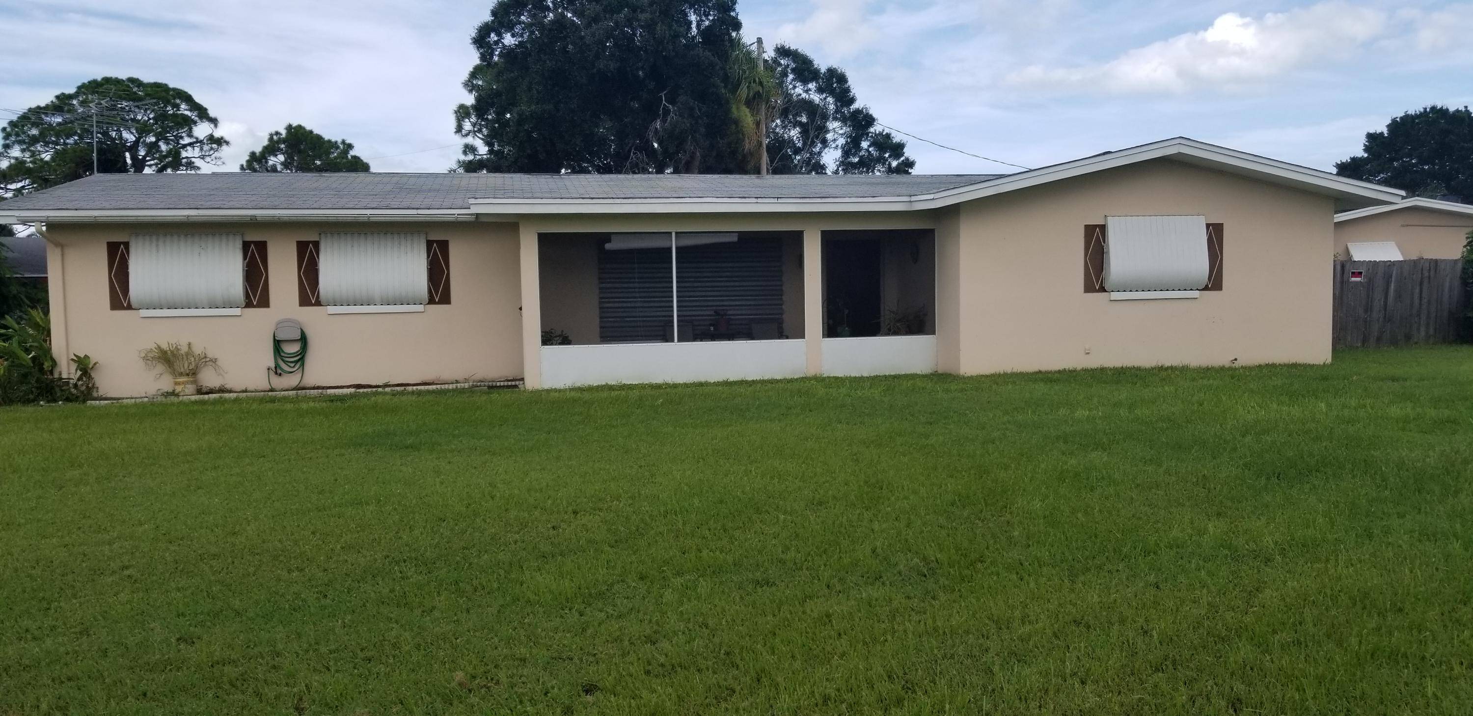 Port Saint Lucie, FL 34952,403 Poplar AVE