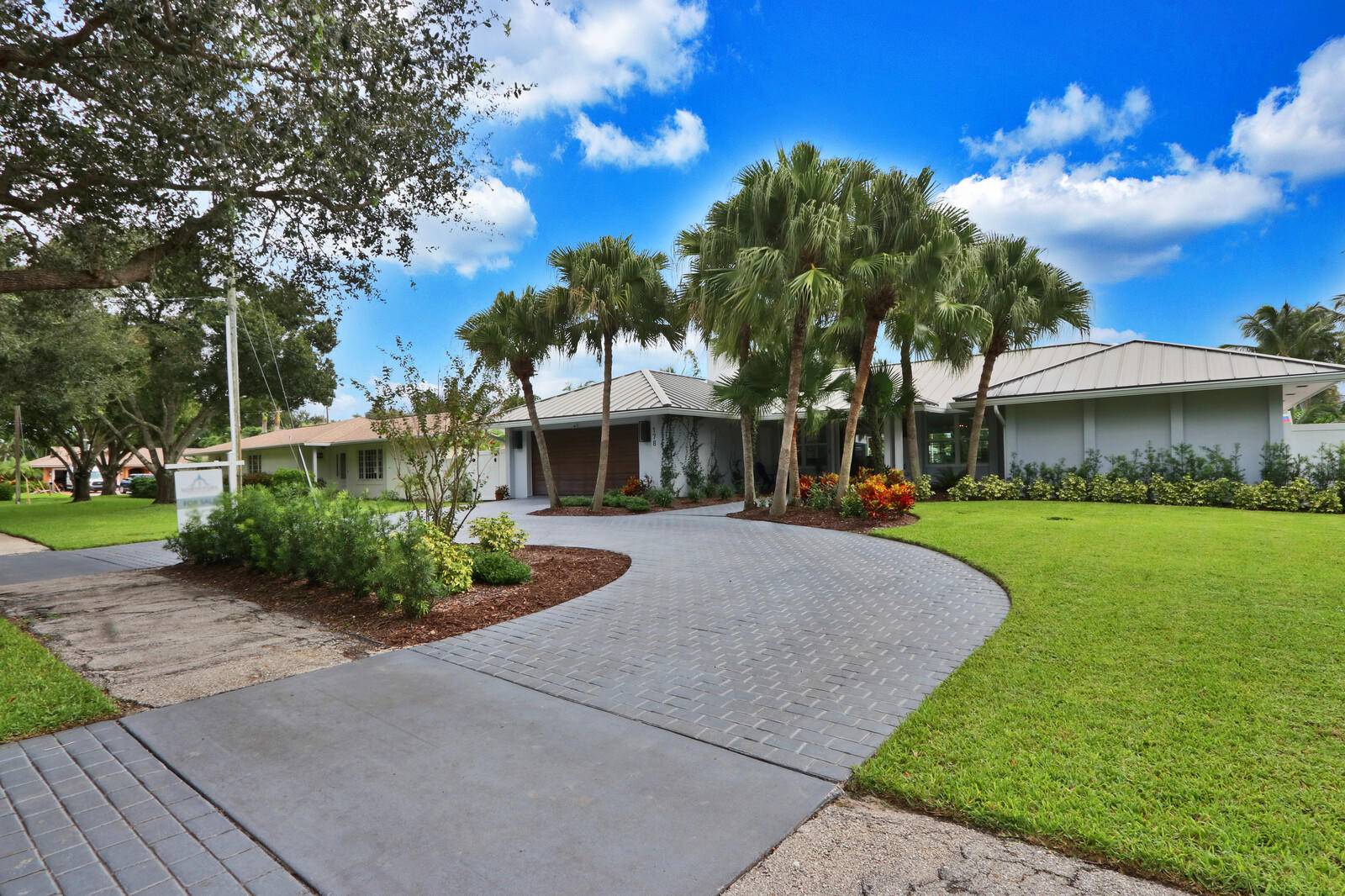 Tequesta, FL 33469,178 Country Club DR