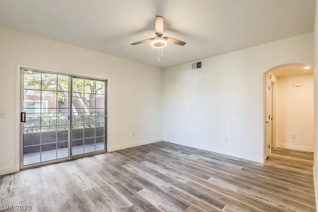 Las Vegas, NV 89144,352 Amber Pine Street #107