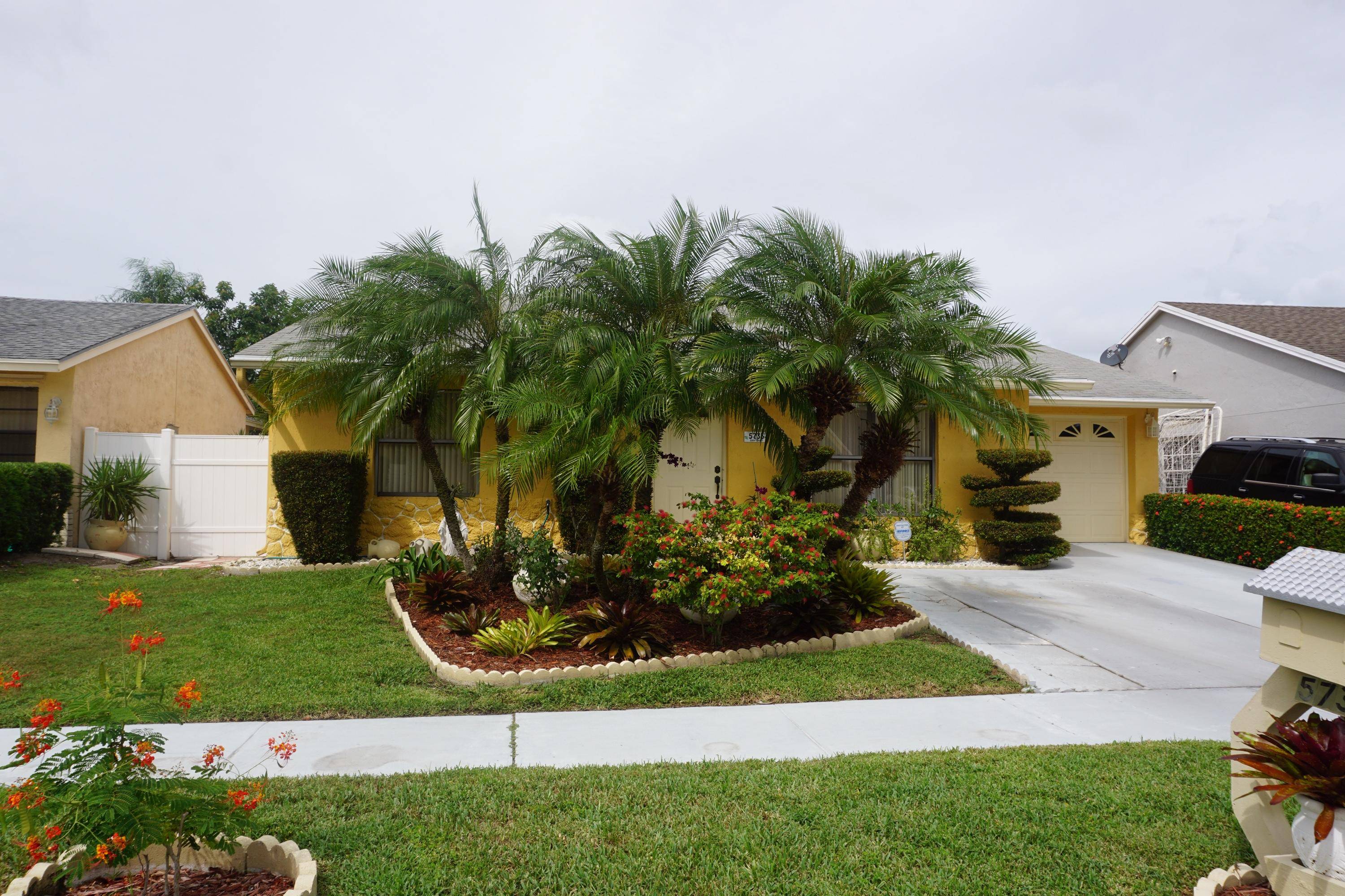 Lake Worth, FL 33463,5735 Eddy CT