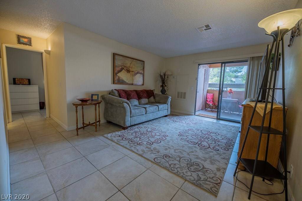 Las Vegas, NV 89128,3151 Soaring Gulls Drive #1152