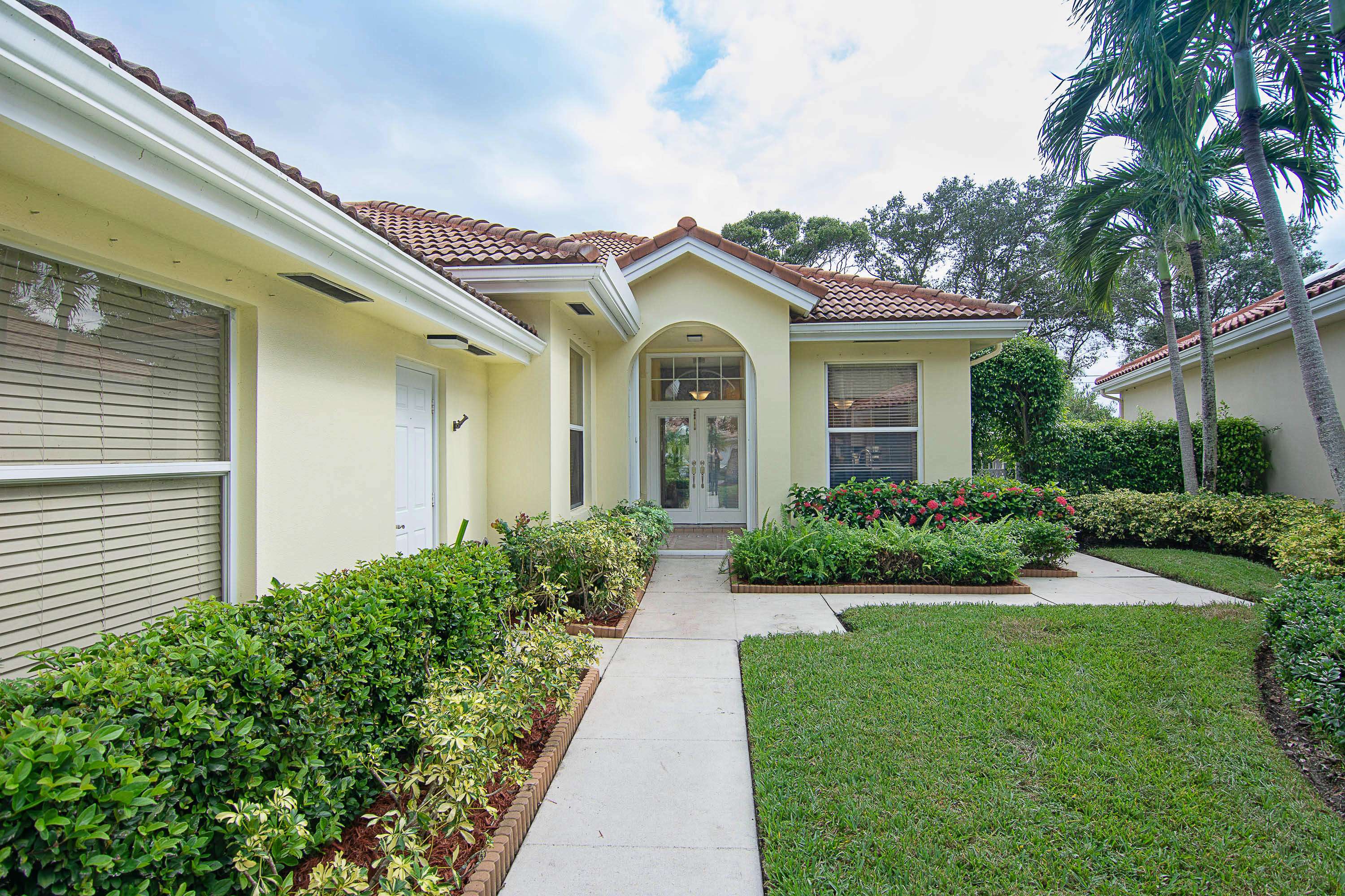 Jupiter, FL 33458,208 Hampton PL