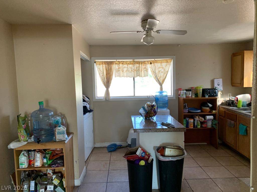 Las Vegas, NV 89107,921 Slayton Drive