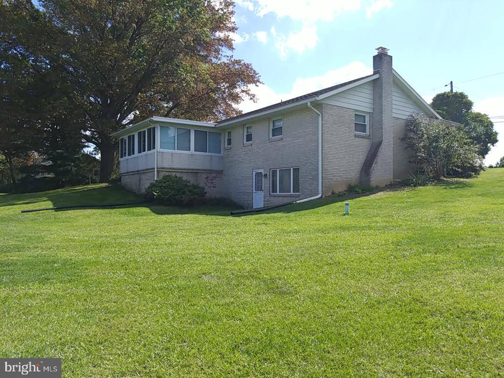 Columbia, PA 17512,3967 LOCUST GROVE RD